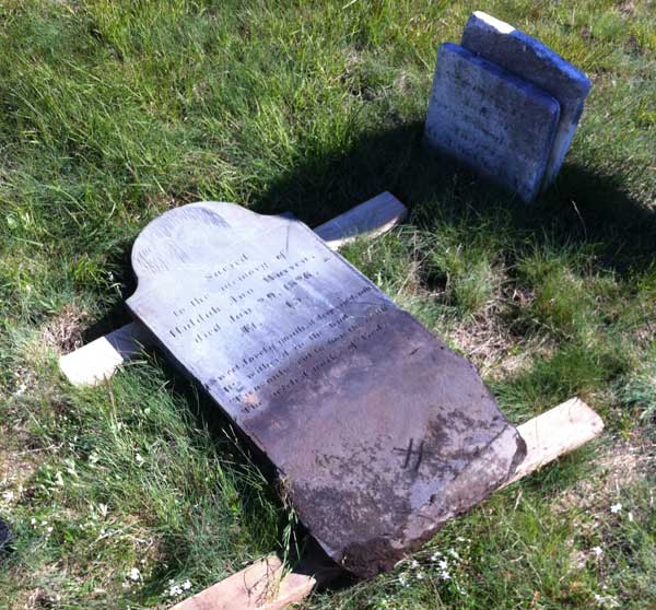 Hashmark on headstone bottom